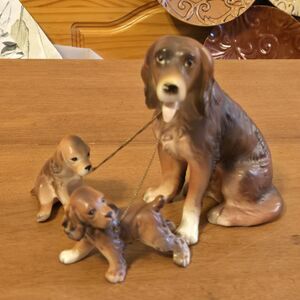 Vintage Lipper & Mann Irish Setter Mama Dog and Her Two Puppies Figurine Set